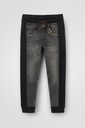 Pantalón jogger vaquero híbrido
