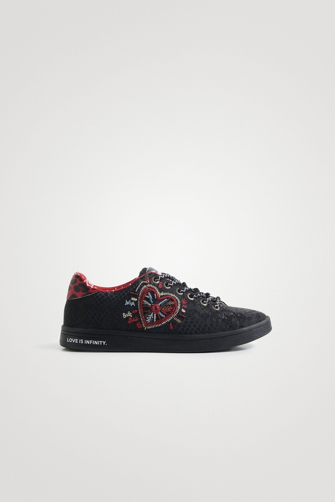 Sneakers clásicas bordadas